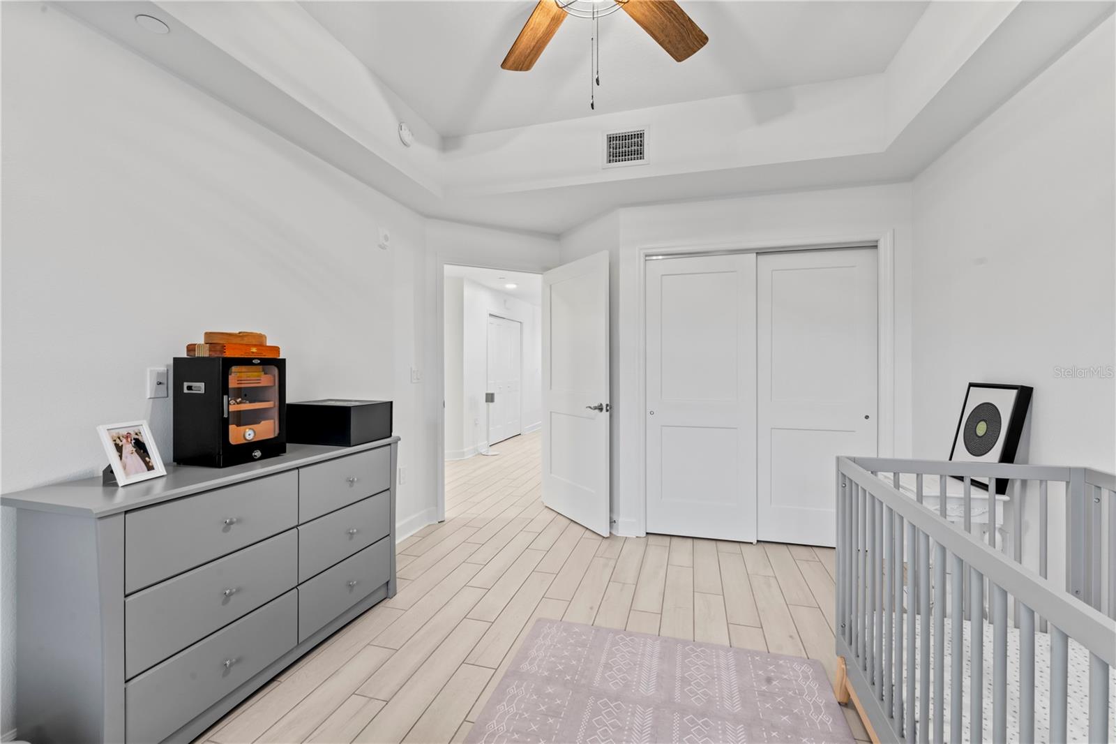 Image 10 of 46 For 125 Island Way 402