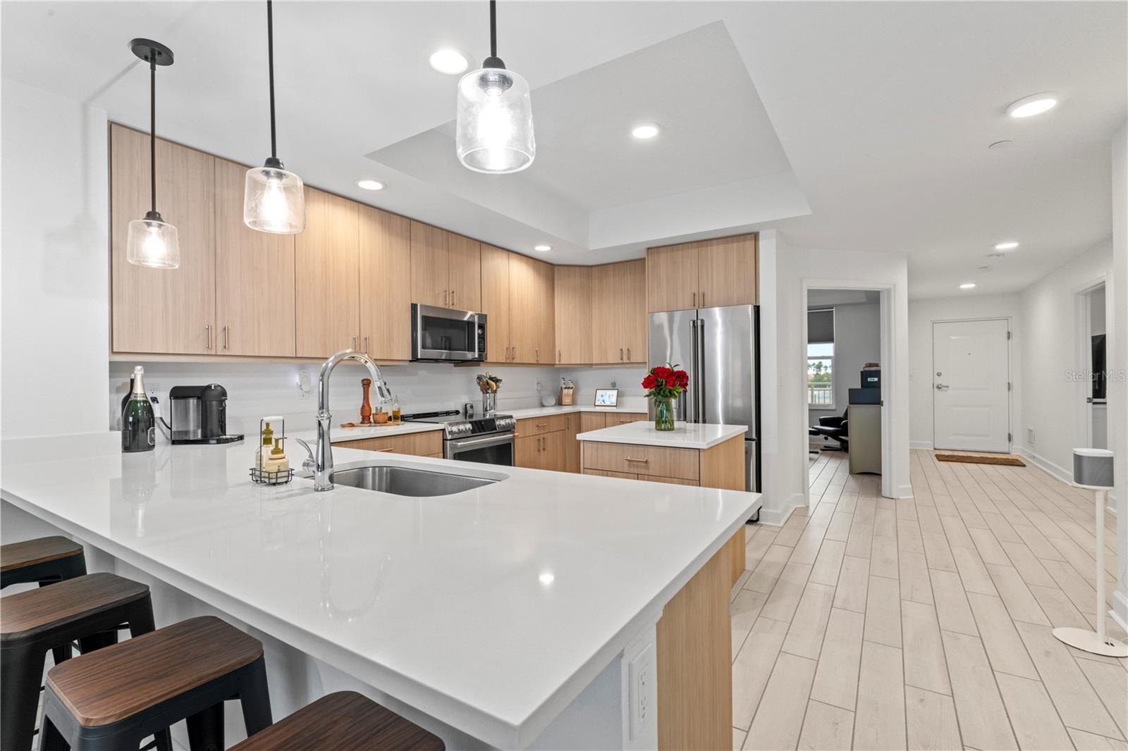 Image 13 of 46 For 125 Island Way 402