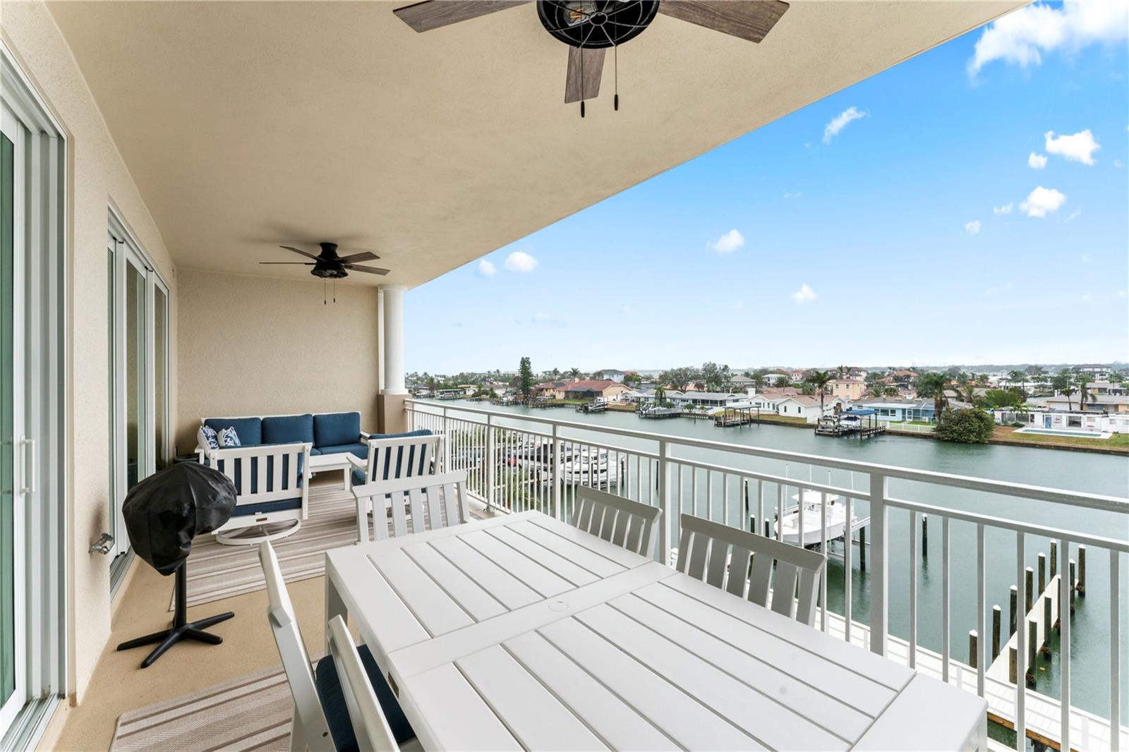 Image 33 of 46 For 125 Island Way 402
