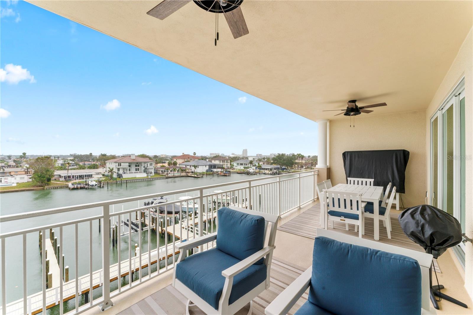 Image 34 of 46 For 125 Island Way 402
