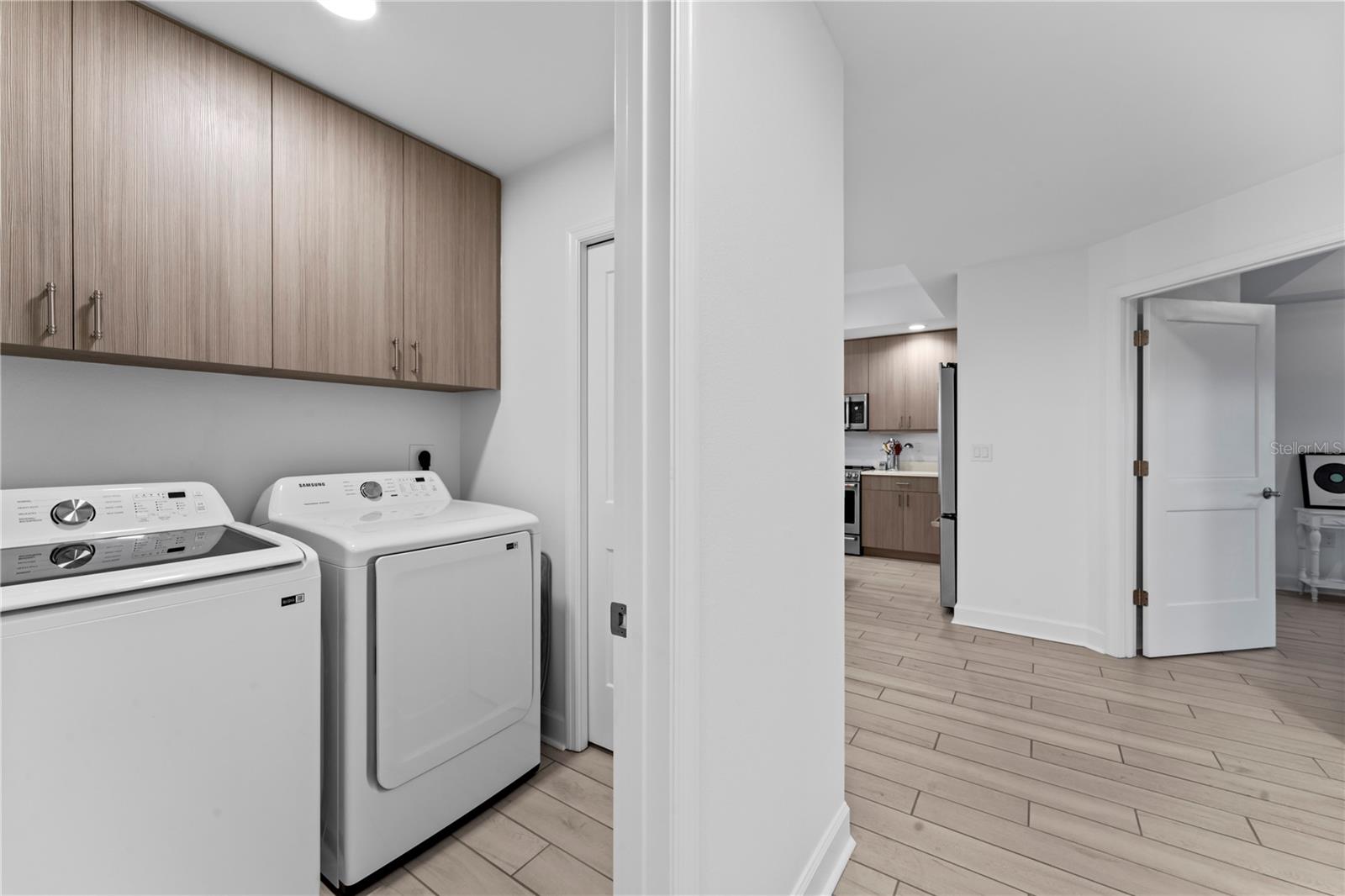 Image 8 of 46 For 125 Island Way 402