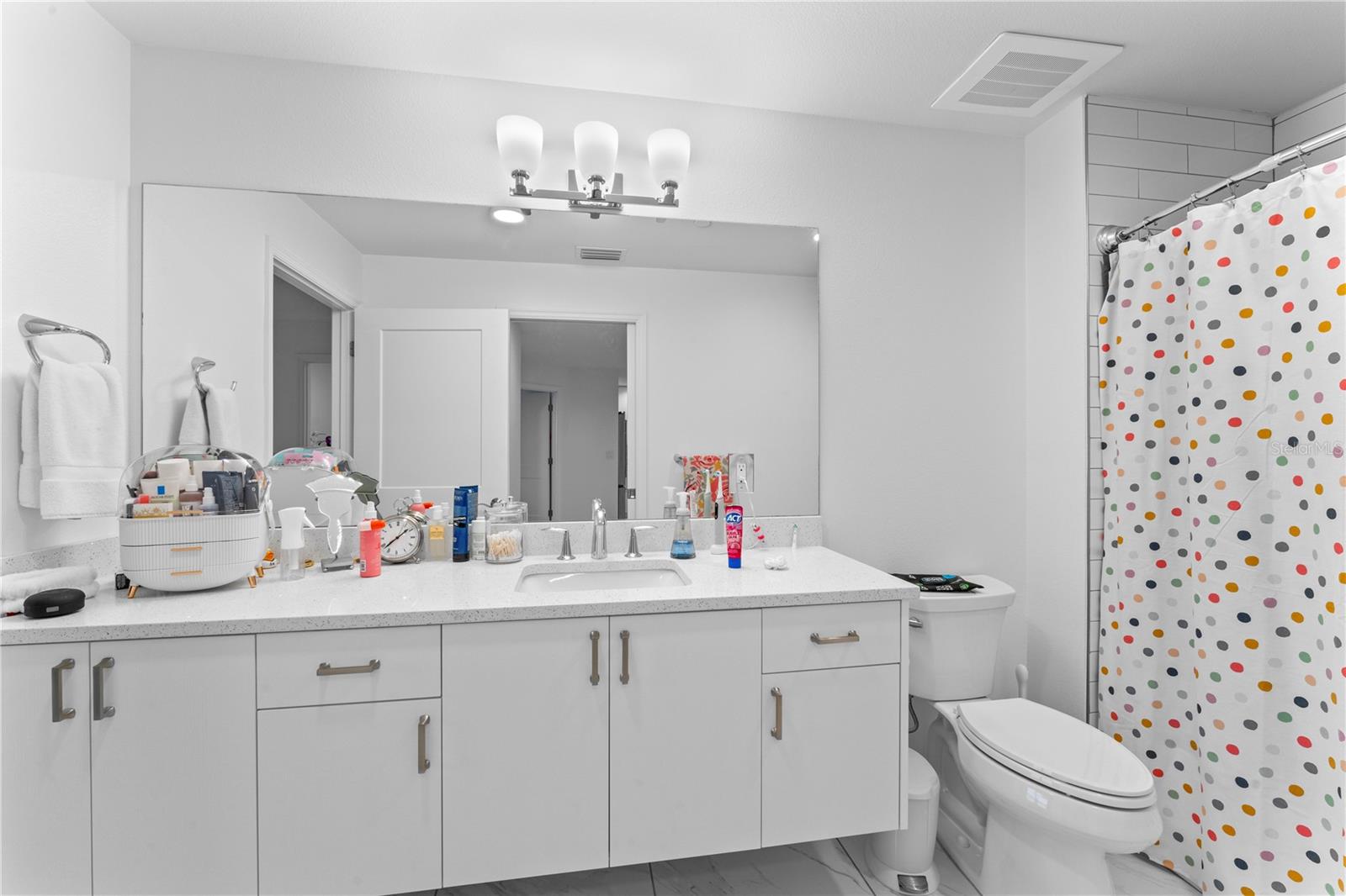 Image 6 of 44 For 125 Island Way 404