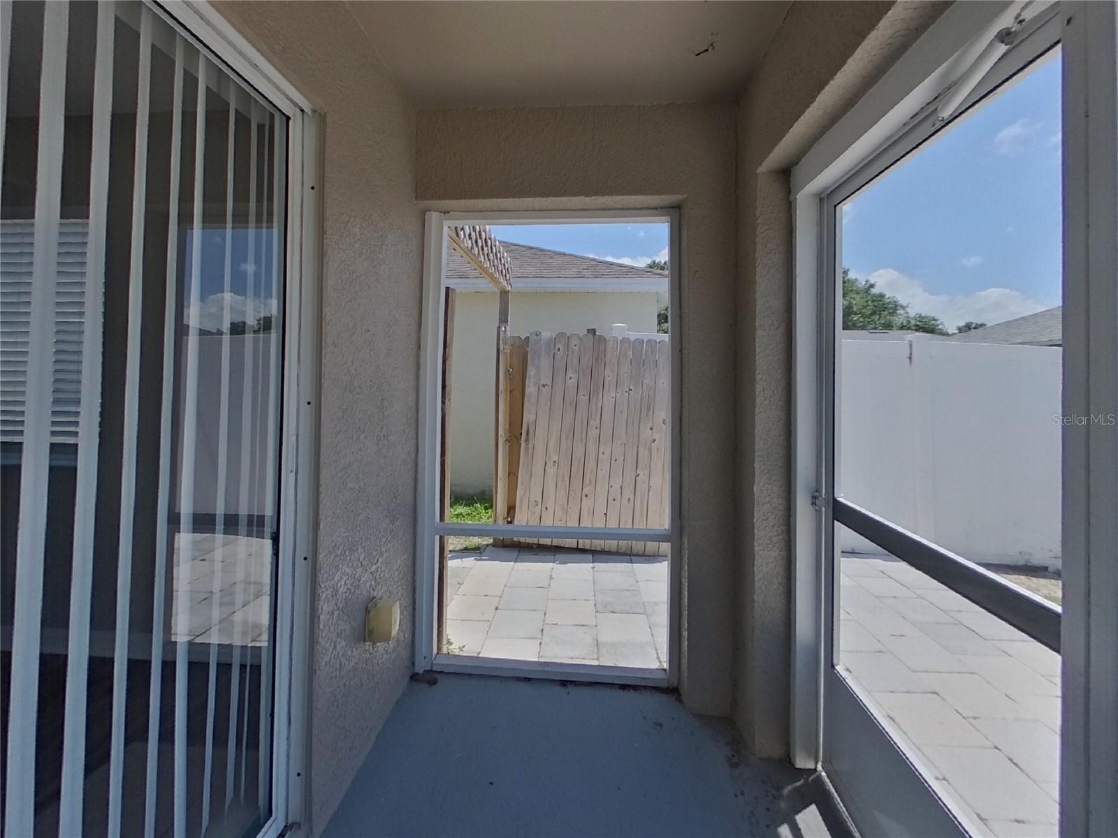 Image 14 of 15 For 11749 Lynmoor Drive