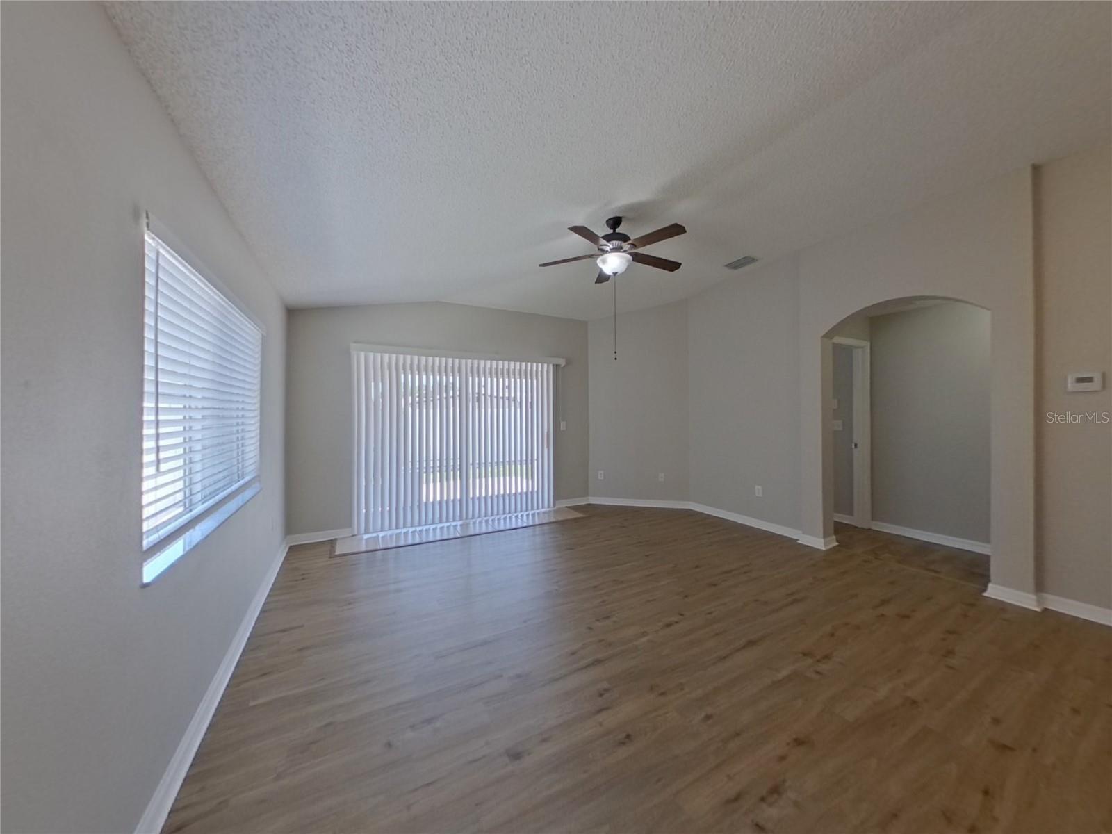Image 2 of 15 For 11749 Lynmoor Drive