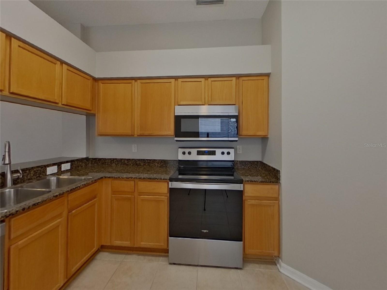 Image 4 of 15 For 11749 Lynmoor Drive