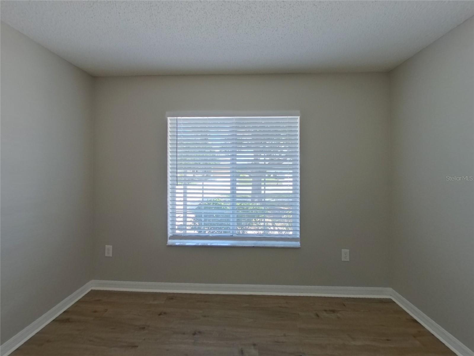 Image 9 of 15 For 11749 Lynmoor Drive