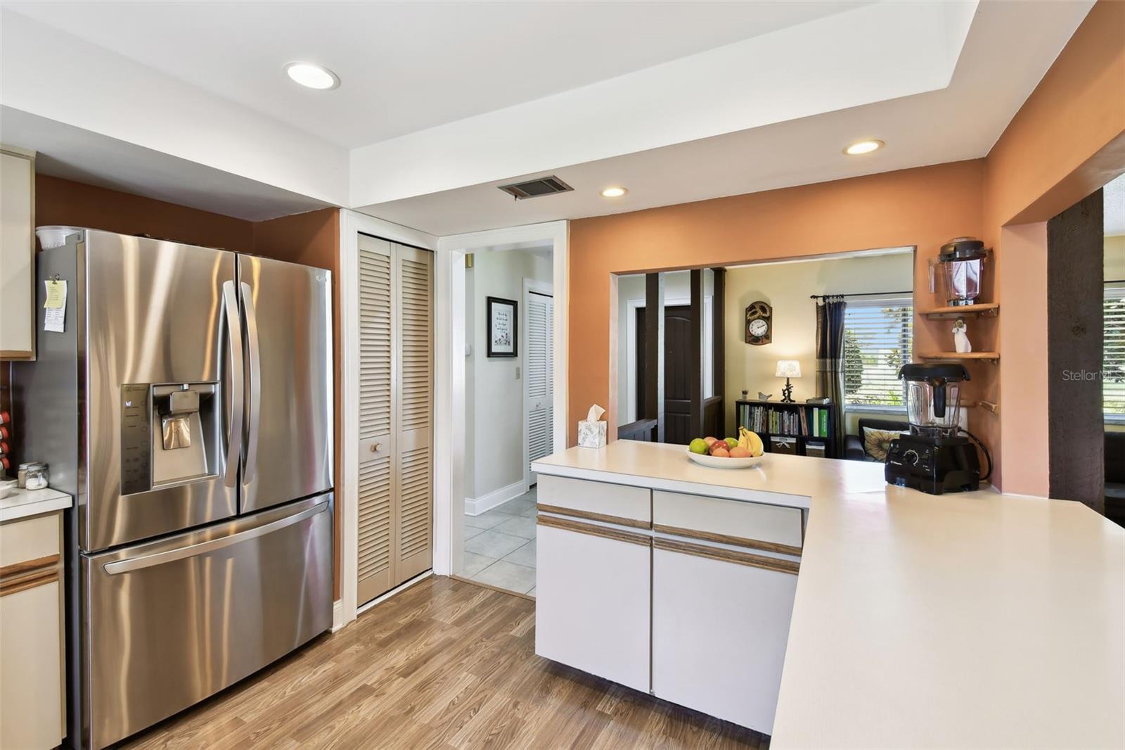 Image 13 of 42 For 11746 93rd Avenue
