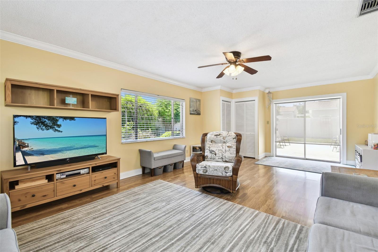 Image 18 of 42 For 11746 93rd Avenue