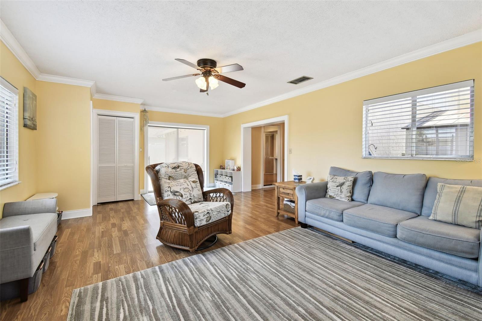 Image 19 of 42 For 11746 93rd Avenue