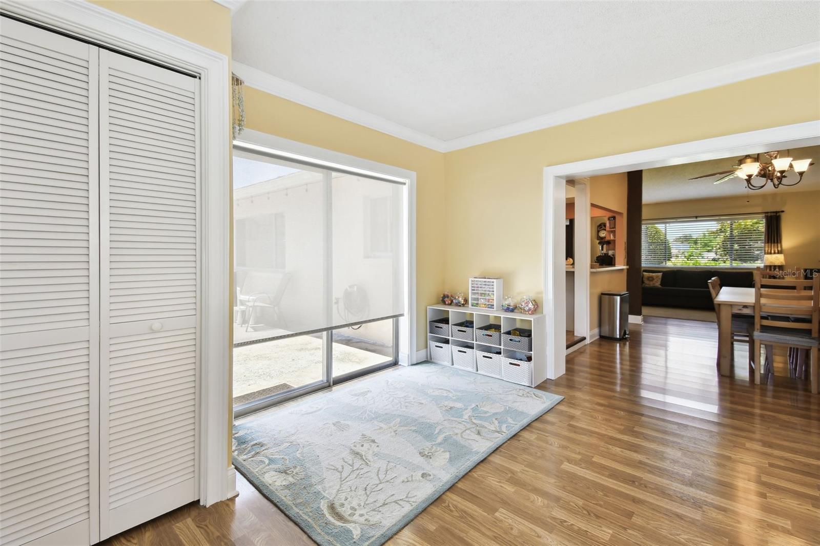 Image 21 of 42 For 11746 93rd Avenue