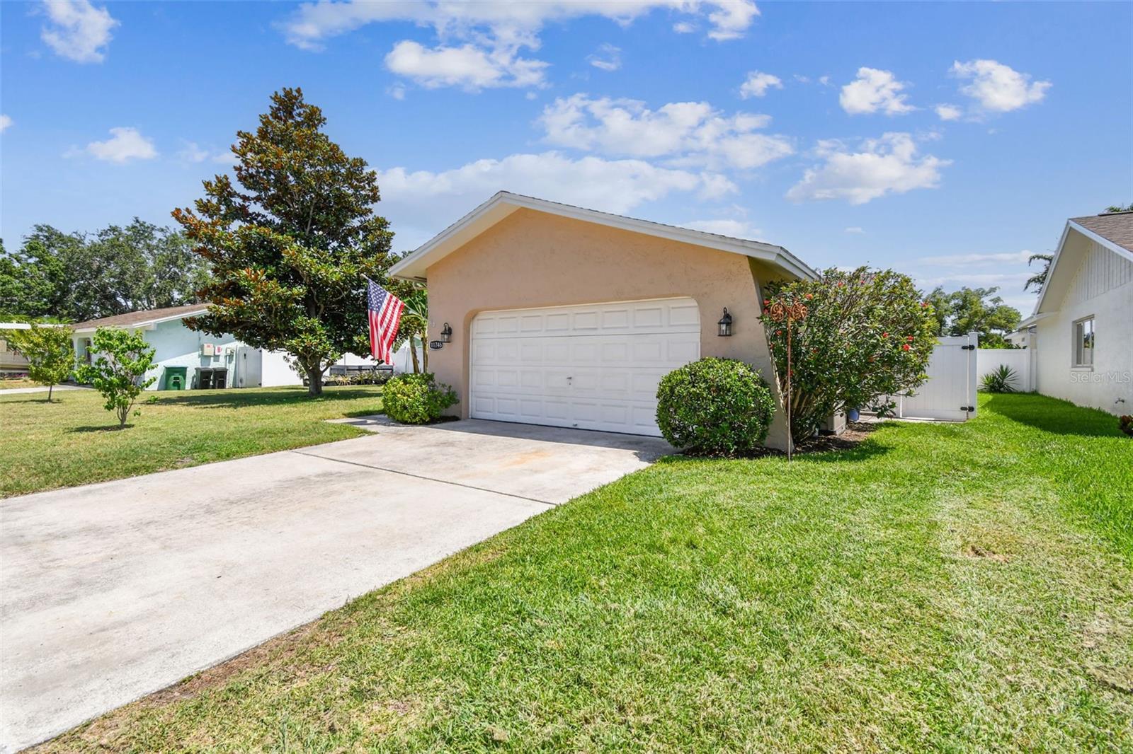 Image 3 of 42 For 11746 93rd Avenue