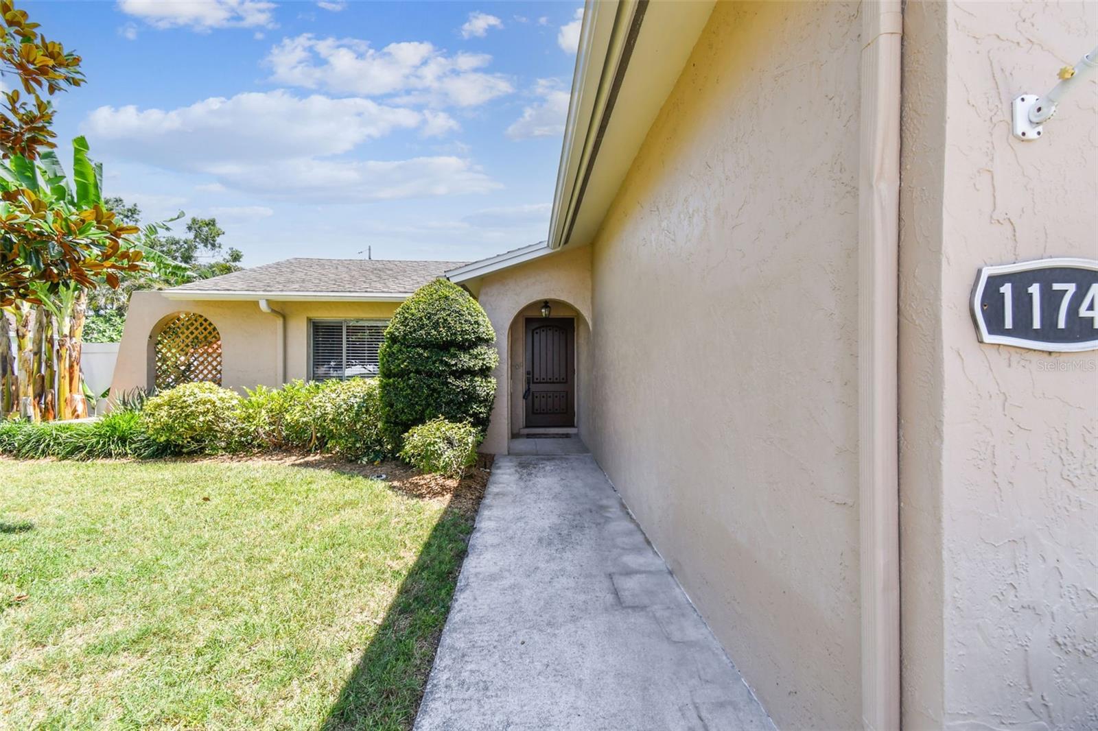Image 4 of 42 For 11746 93rd Avenue