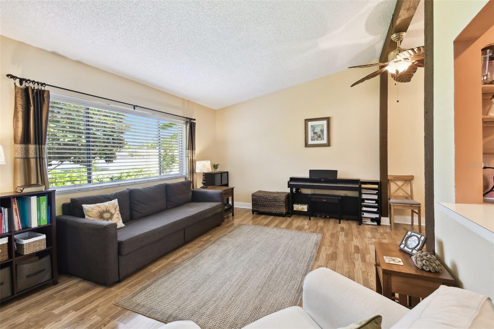 Image 7 of 42 For 11746 93rd Avenue