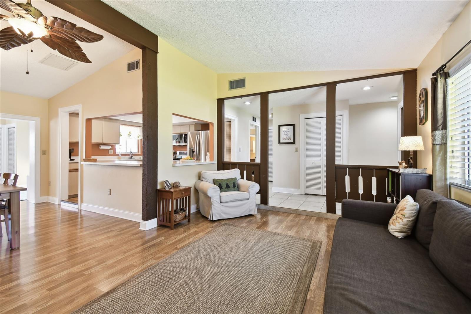 Image 8 of 42 For 11746 93rd Avenue