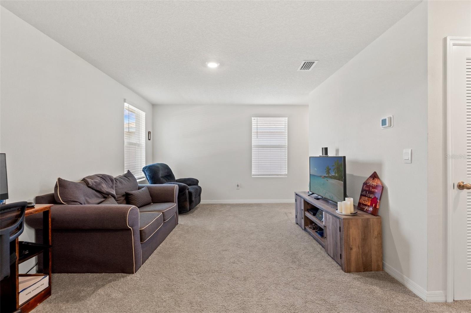 Listing photo id 13 for 13765 Whiskey Daisy Drive