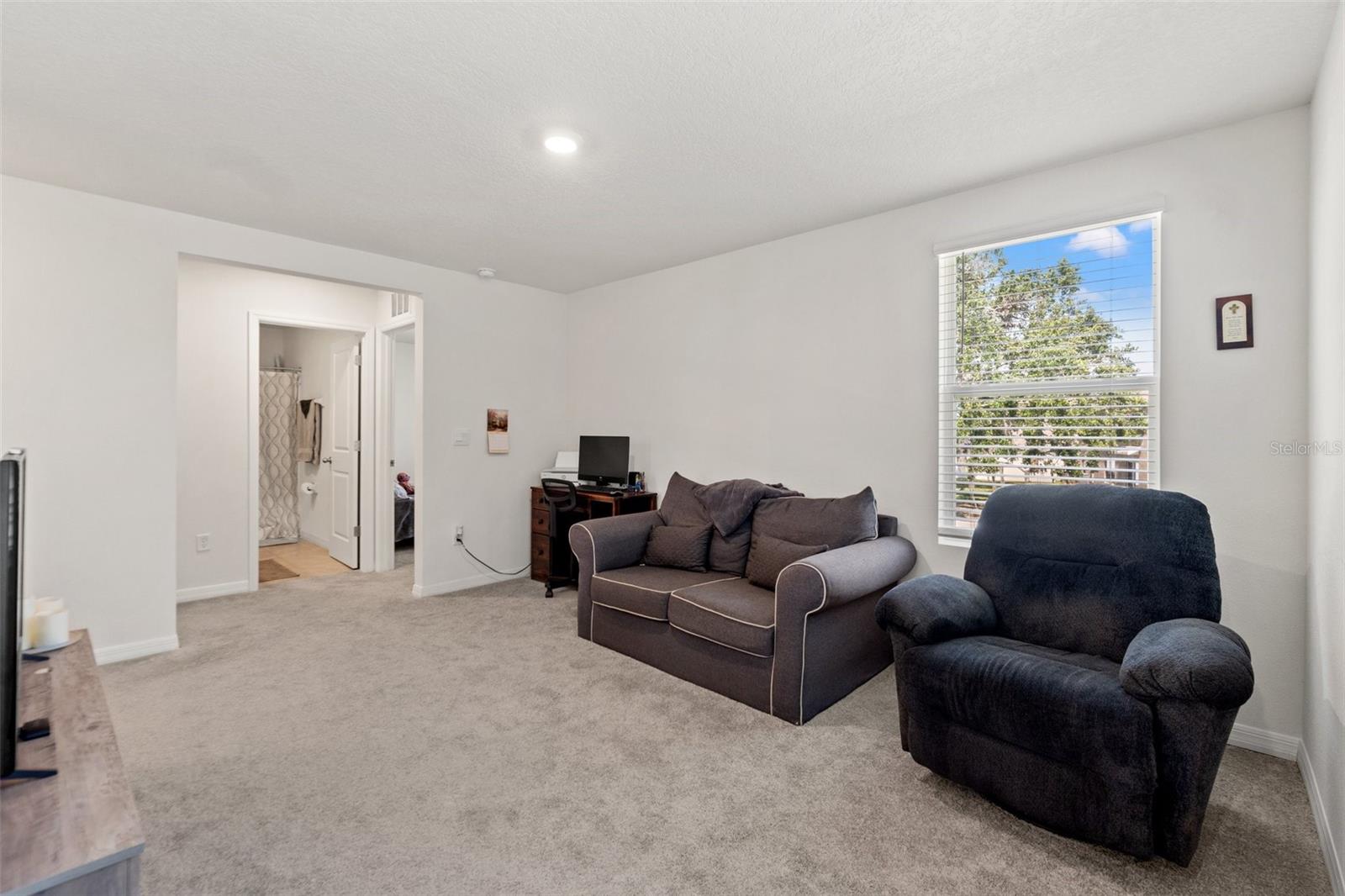 Listing photo id 14 for 13765 Whiskey Daisy Drive