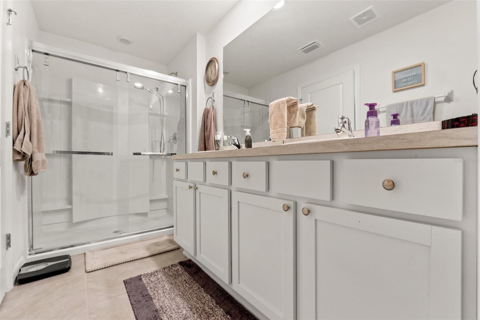 Listing photo id 17 for 13765 Whiskey Daisy Drive