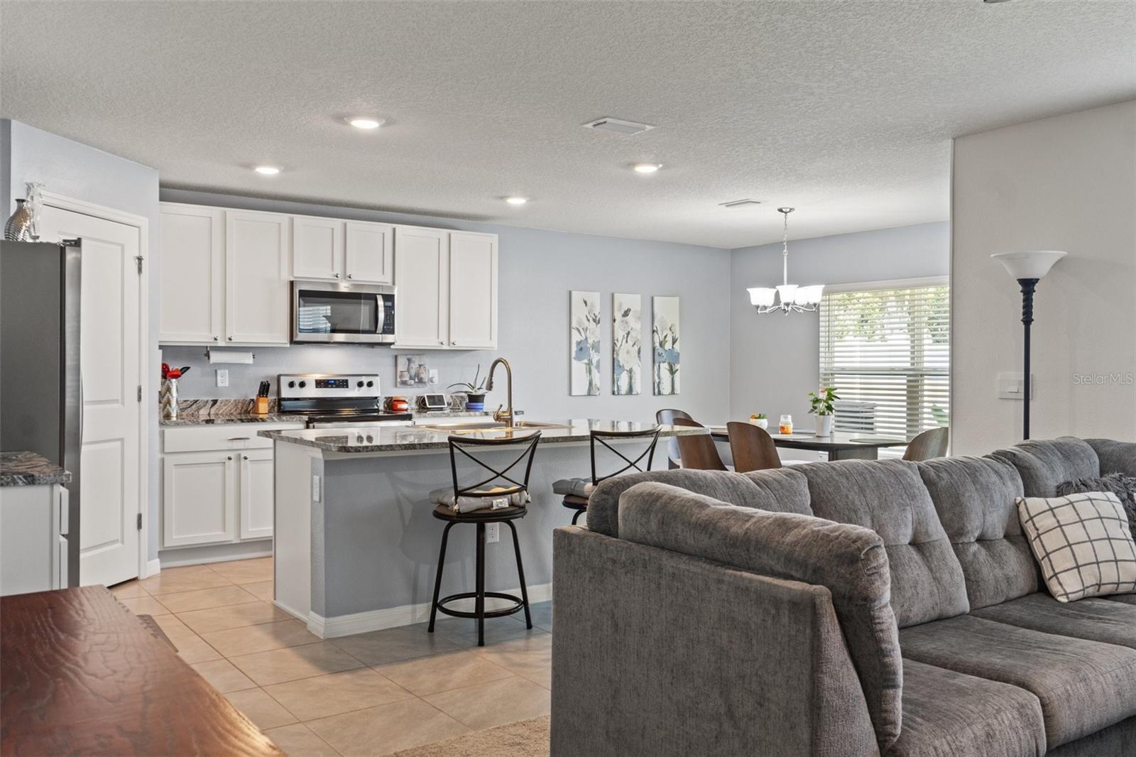 Listing photo id 3 for 13765 Whiskey Daisy Drive