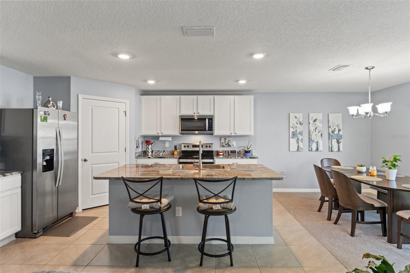 Listing photo id 7 for 13765 Whiskey Daisy Drive