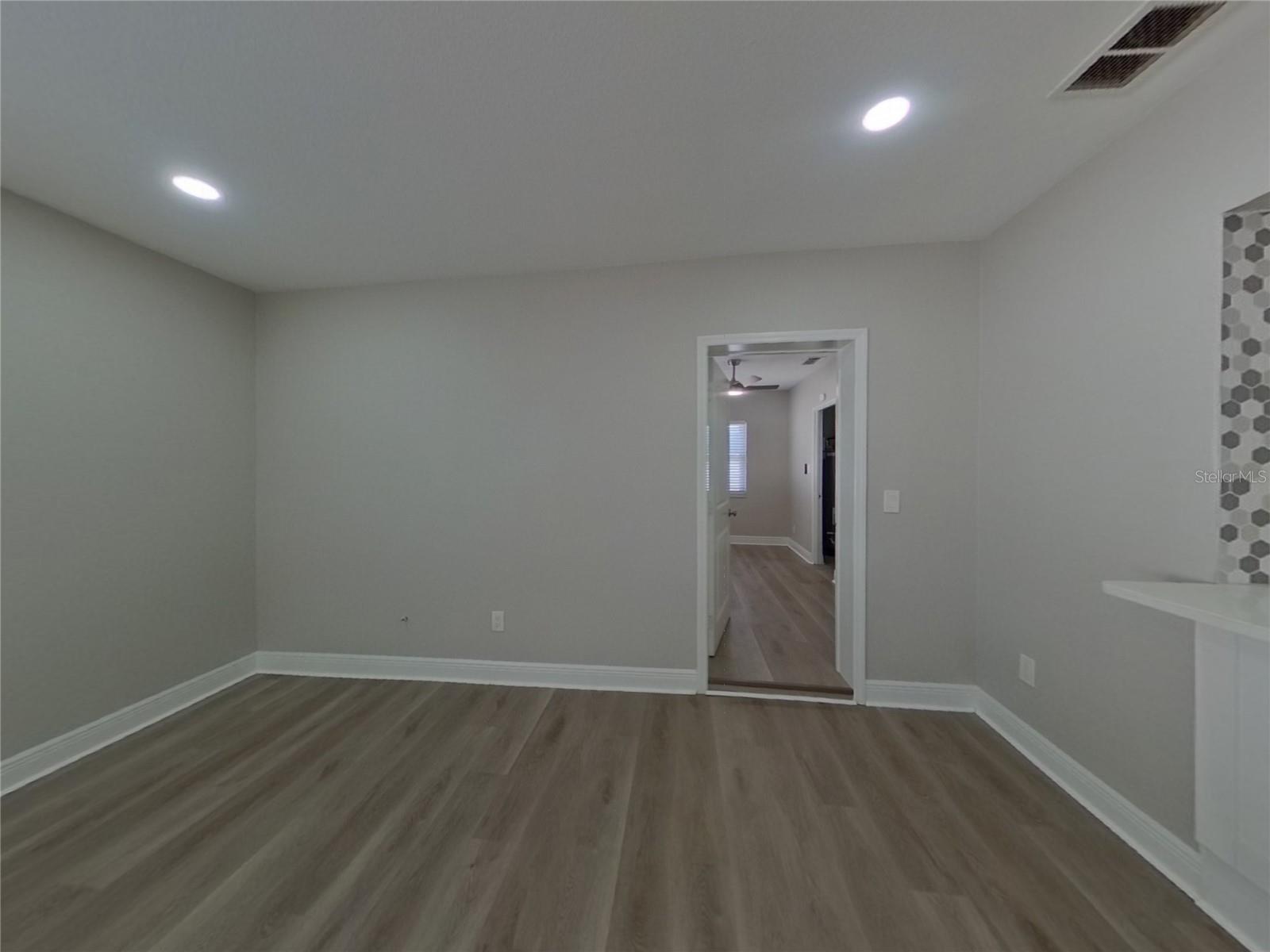 Image 14 of 17 For 6355 29th Street S