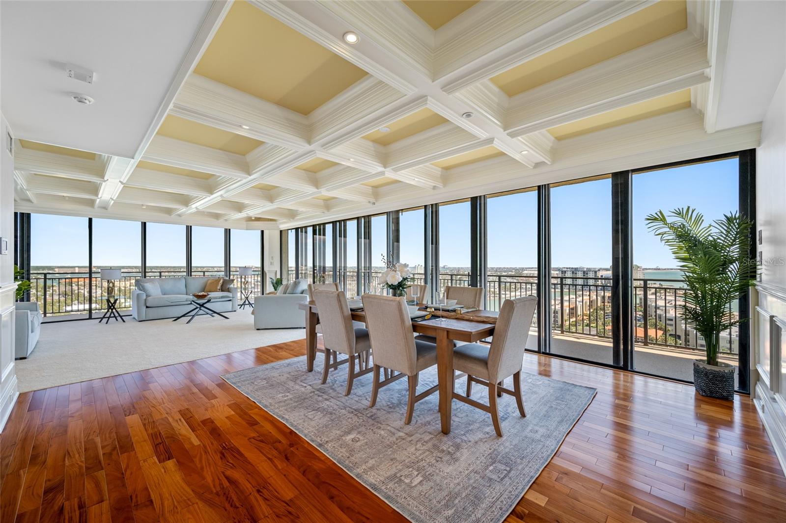 Listing photo id 12 for 7600 Bayshore Drive 1201a