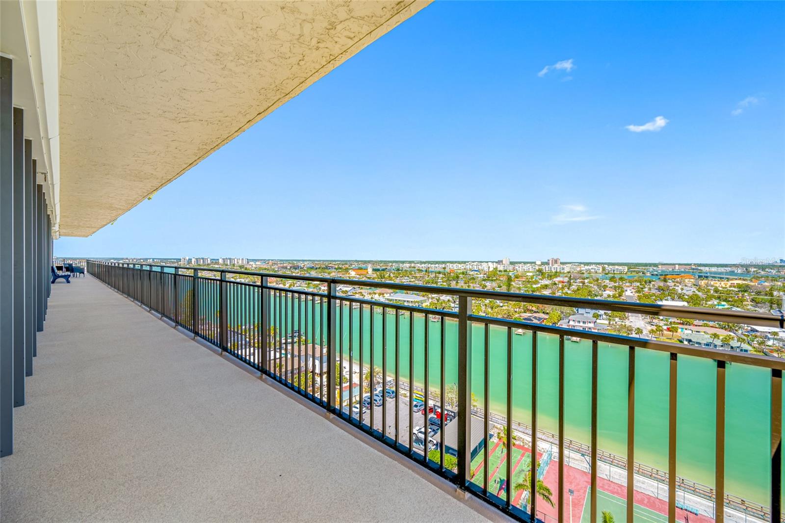 Listing photo id 18 for 7600 Bayshore Drive 1201a