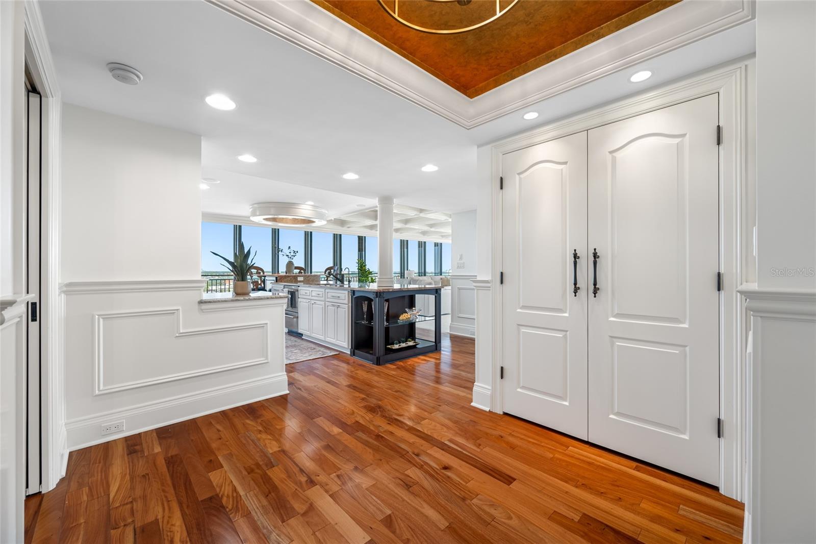 Listing photo id 19 for 7600 Bayshore Drive 1201a