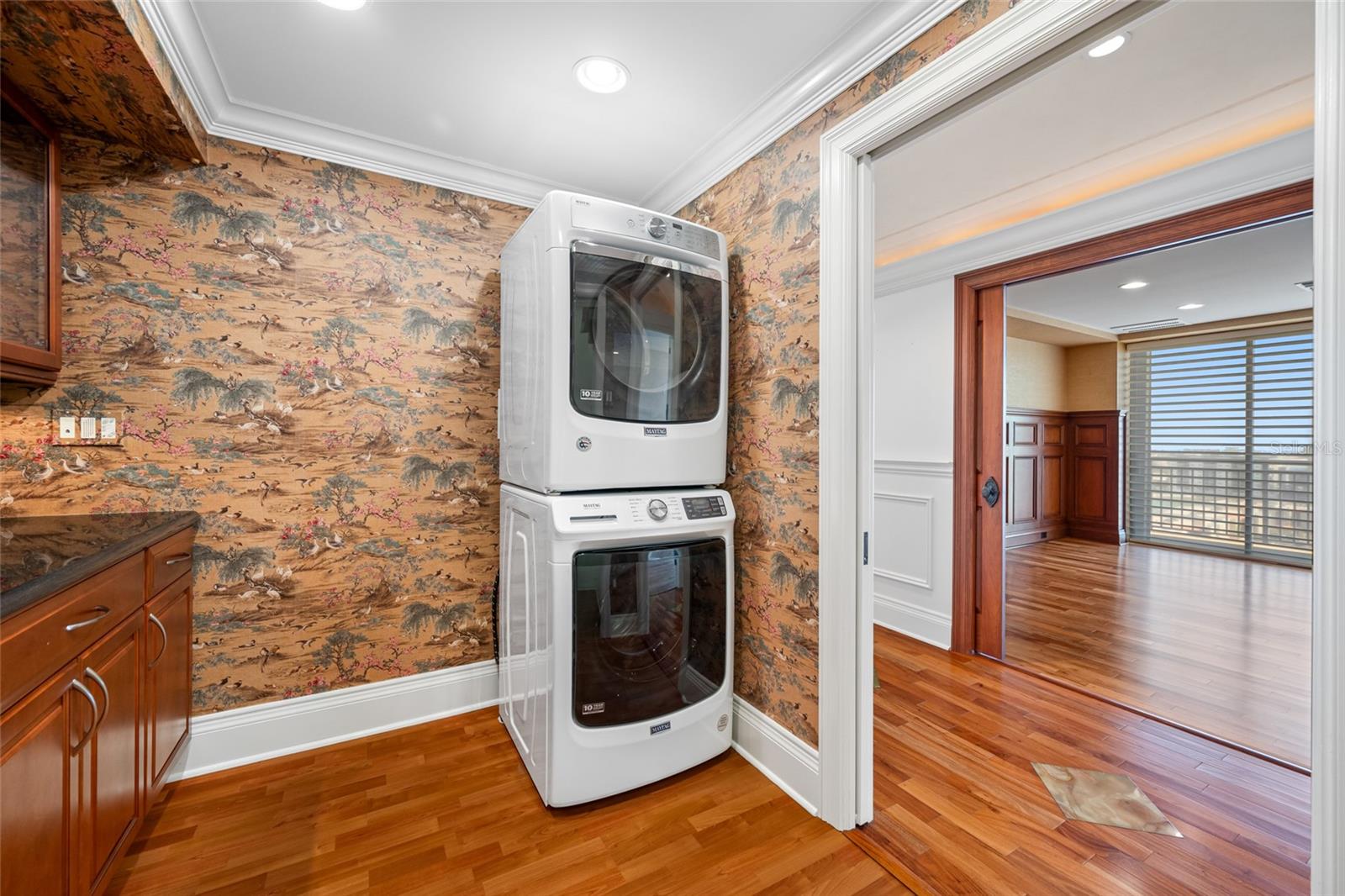Listing photo id 26 for 7600 Bayshore Drive 1201a