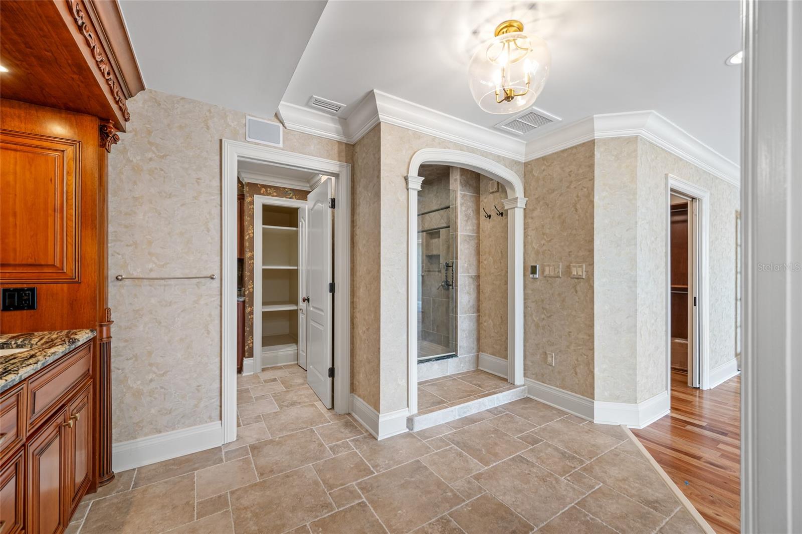 Listing photo id 46 for 7600 Bayshore Drive 1201a
