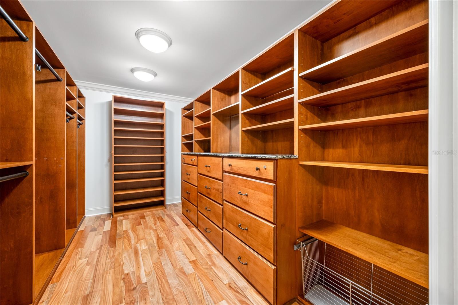 Listing photo id 47 for 7600 Bayshore Drive 1201a