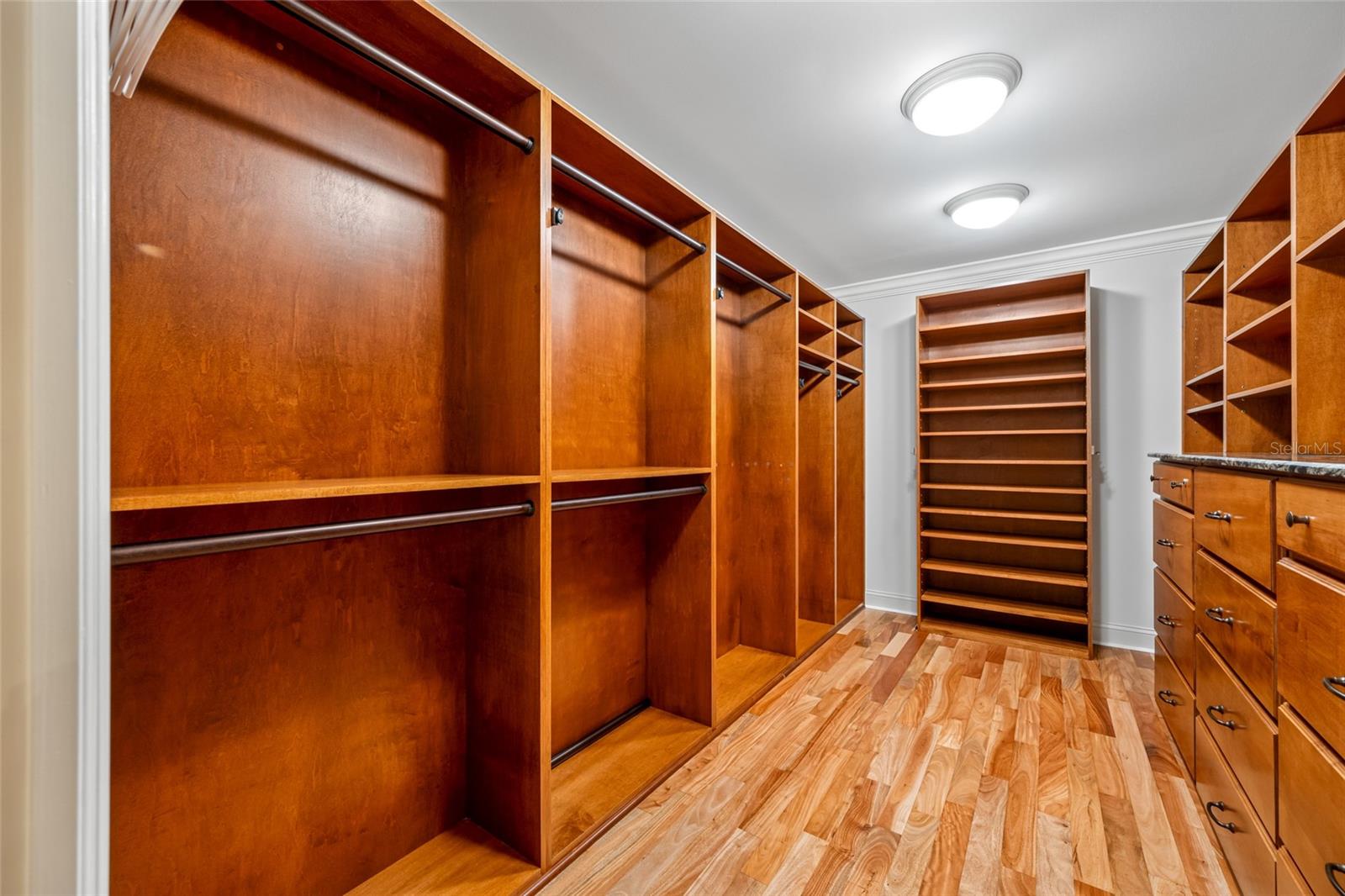 Listing photo id 48 for 7600 Bayshore Drive 1201a