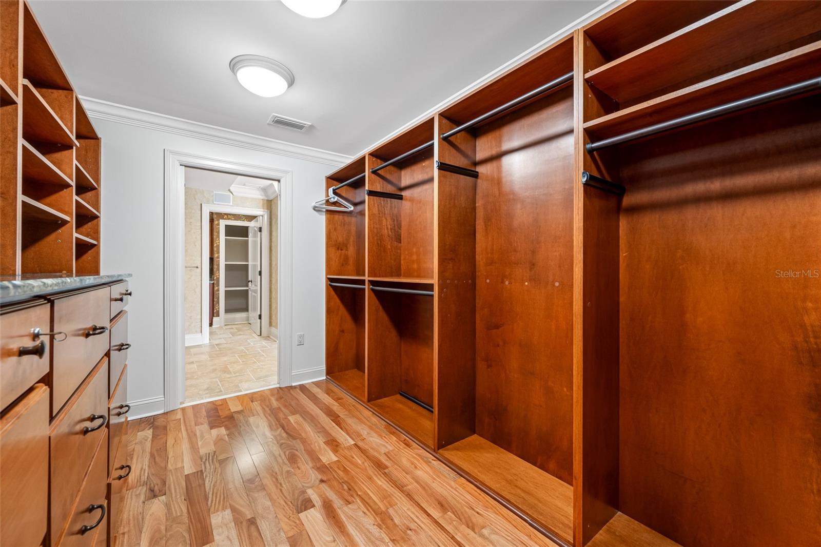 Listing photo id 49 for 7600 Bayshore Drive 1201a