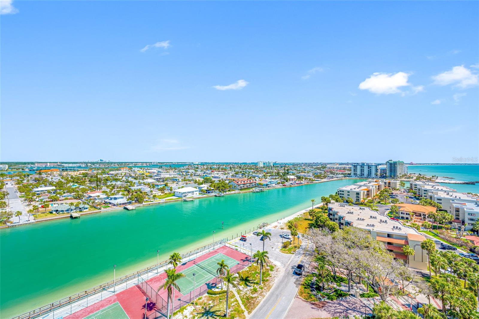 Listing photo id 59 for 7600 Bayshore Drive 1201a