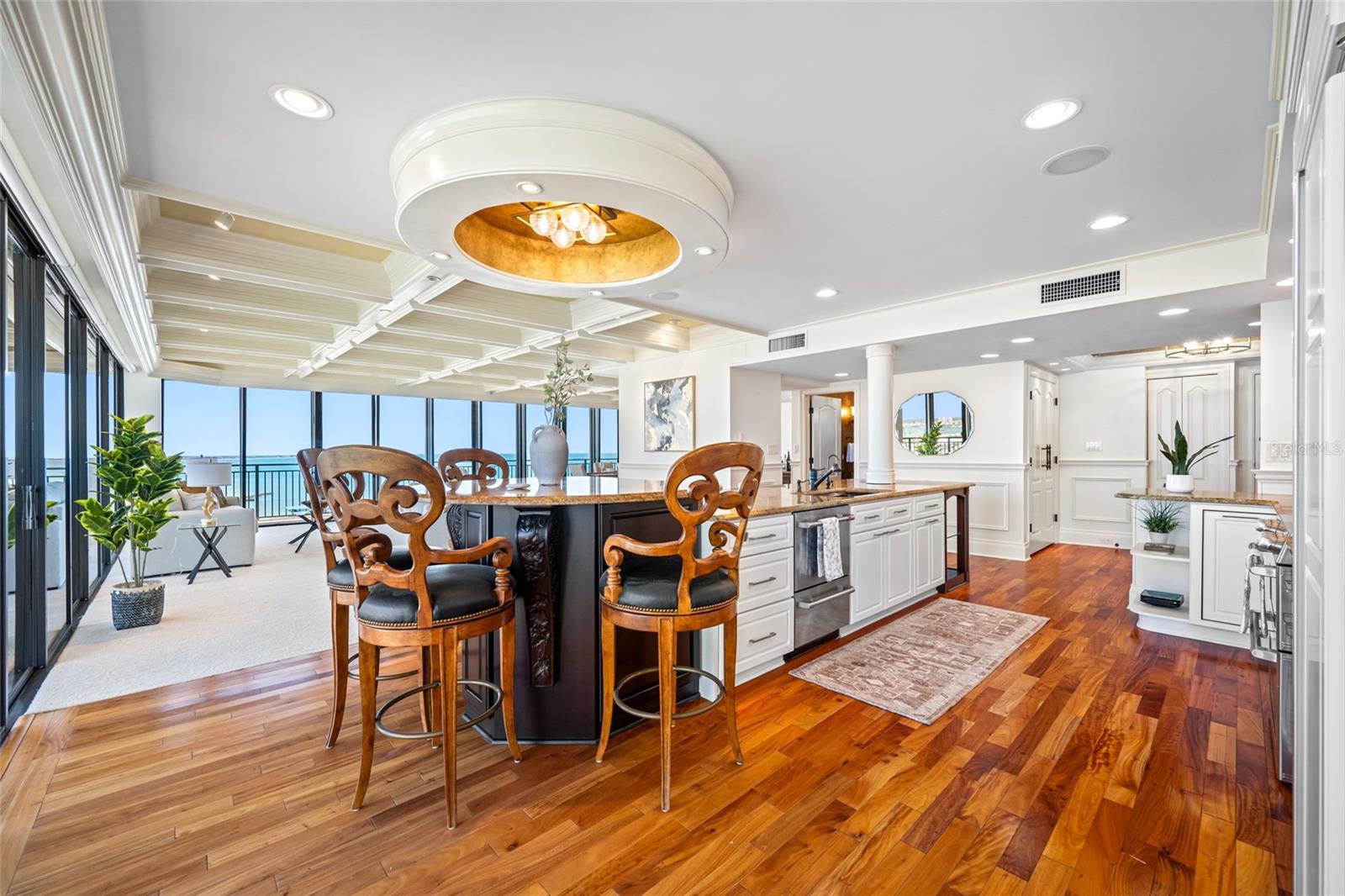 Listing photo id 6 for 7600 Bayshore Drive 1201a