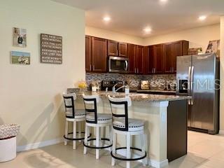 Listing photo id 8 for 1398 Crescent Hoop Way