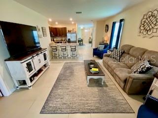 Listing photo id 12 for 1398 Crescent Hoop Way