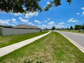 Listing photo id 16 for 1398 Crescent Hoop Way