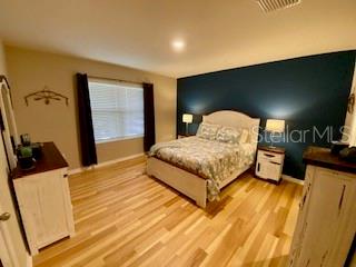 Listing photo id 33 for 1398 Crescent Hoop Way