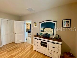 Listing photo id 36 for 1398 Crescent Hoop Way