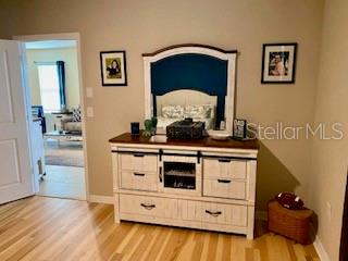 Listing photo id 38 for 1398 Crescent Hoop Way