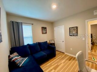 Listing photo id 41 for 1398 Crescent Hoop Way