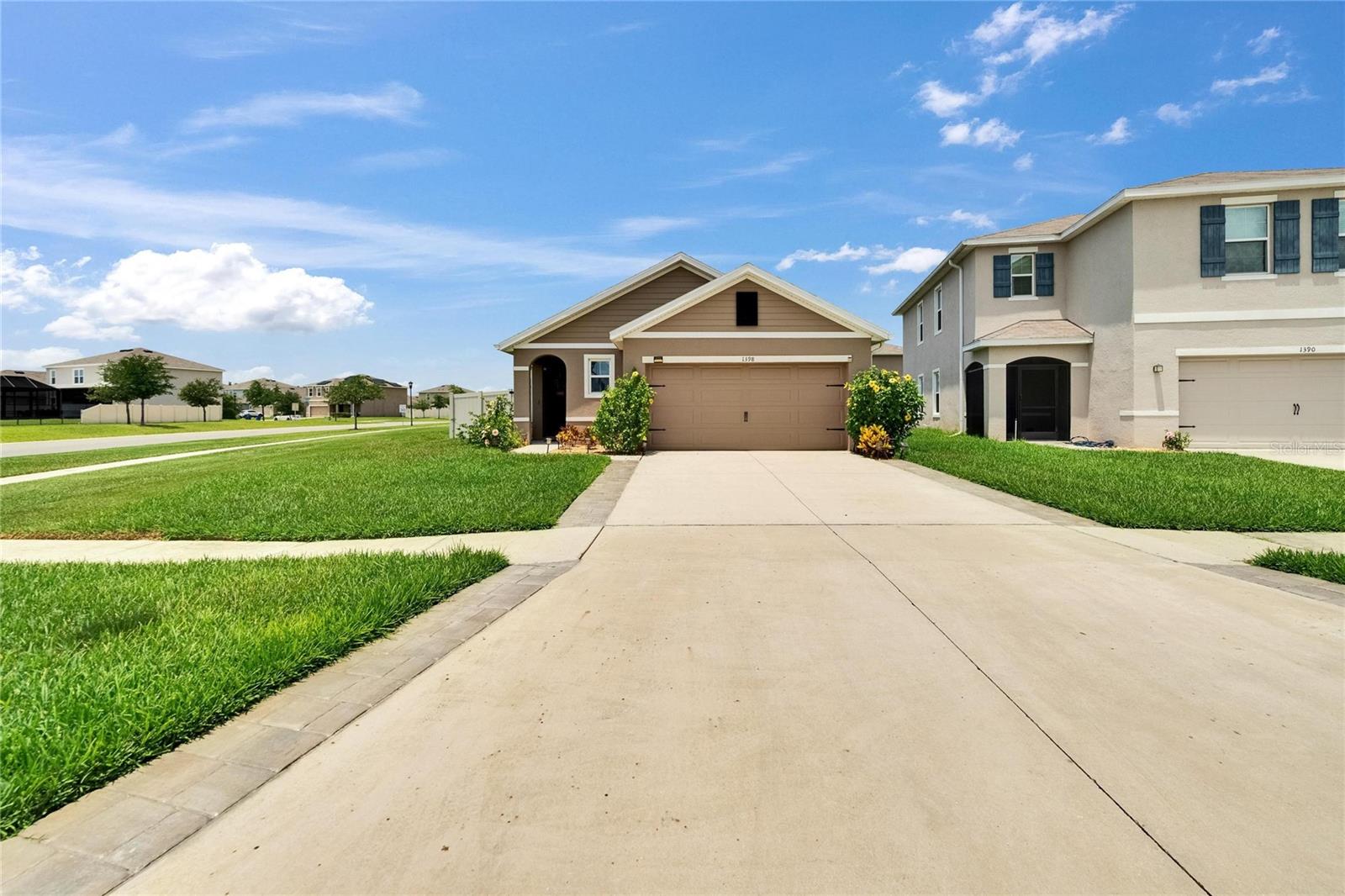 Listing photo id 50 for 1398 Crescent Hoop Way