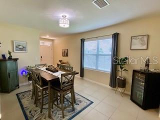 Listing photo id 4 for 1398 Crescent Hoop Way