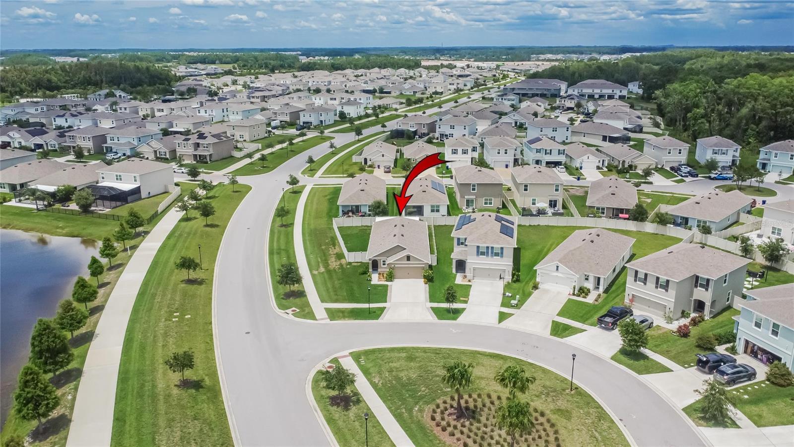 Listing photo id 58 for 1398 Crescent Hoop Way
