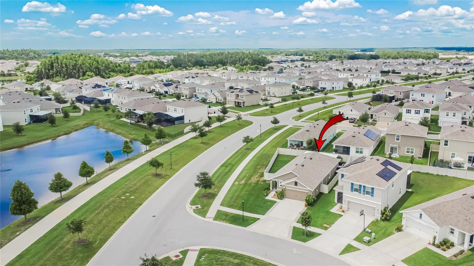 Listing photo id 59 for 1398 Crescent Hoop Way