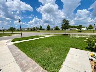 Listing photo id 76 for 1398 Crescent Hoop Way
