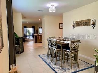 Listing photo id 6 for 1398 Crescent Hoop Way