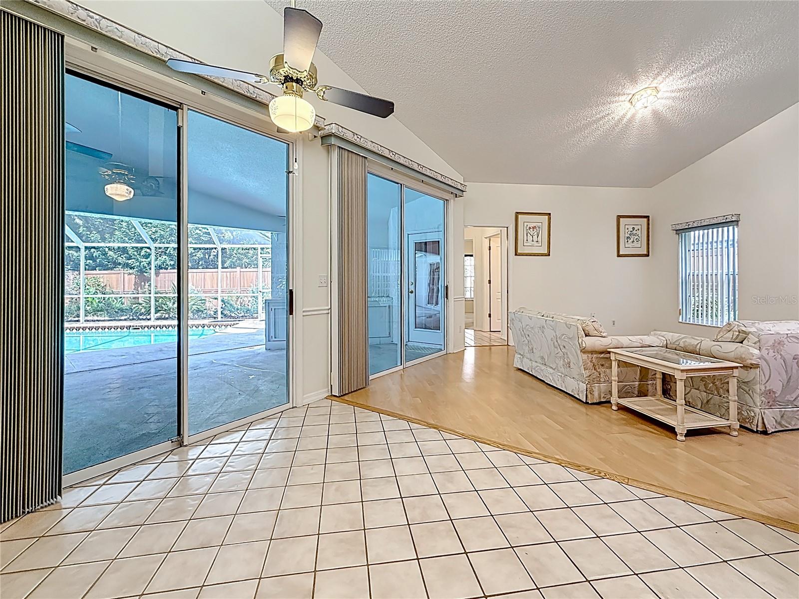 Image 20 of 82 For 2973 Spring Oak Court