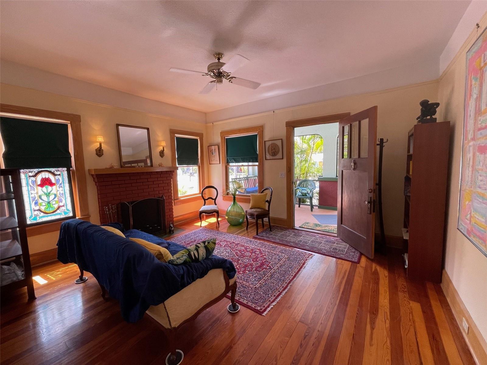 Image 16 of 70 For 214 Scotland St