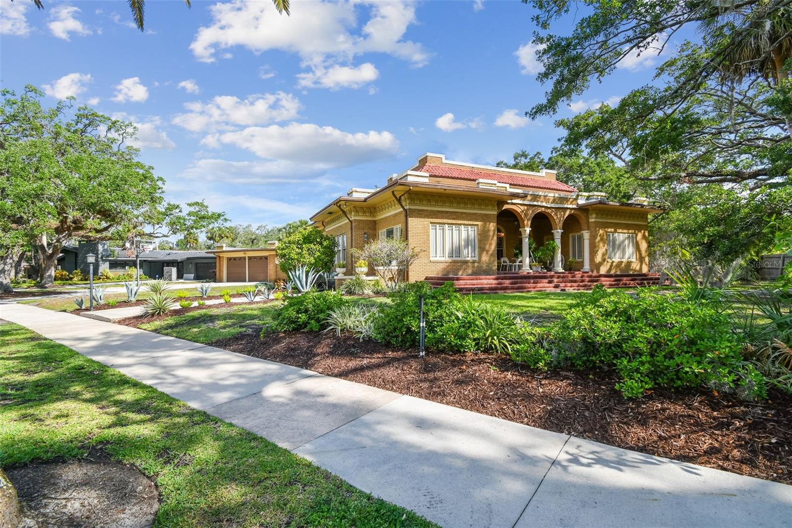 Image 3 of 10 For 2710 Dundee Street